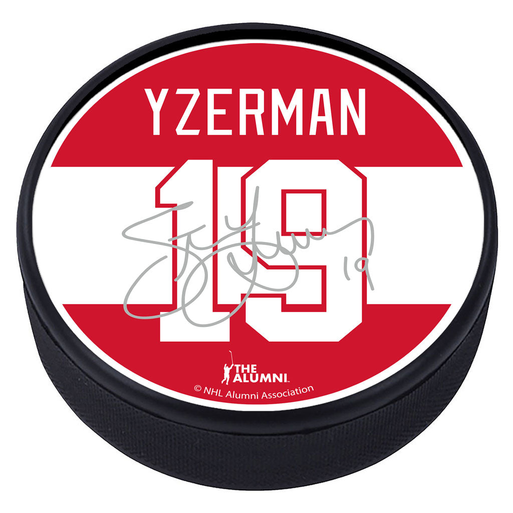 Detroit Red Wings™ S. Yzerman Souvenir Player Puck with Replica Signature - Sports Decor